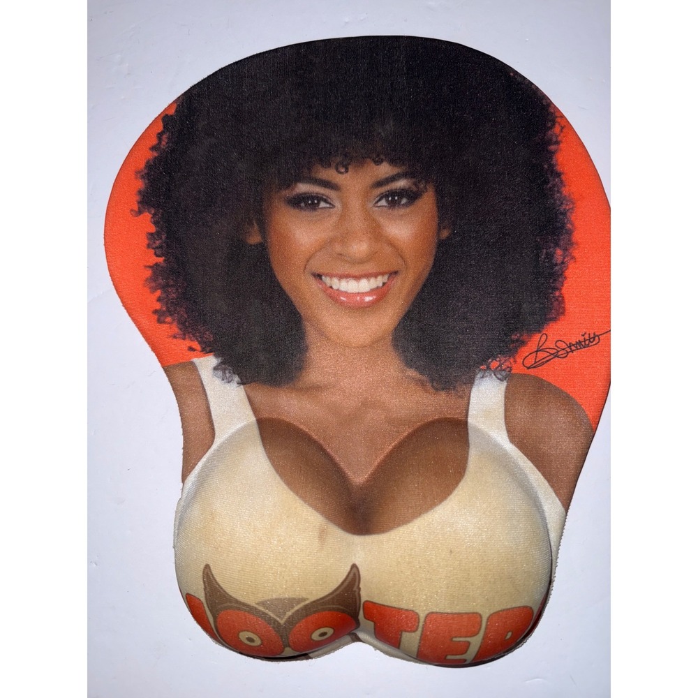 Hooters Girl Signed Novelty Ergonomic Mouse Pad Wrist Rest Support Office